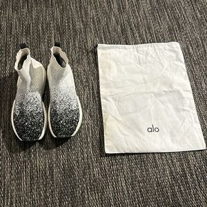 Alo yoga velocity knit sneakers